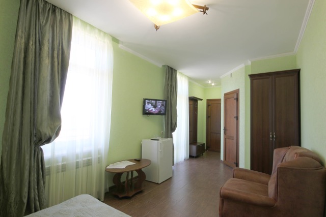 Двухместный номер с балконом «Стандарт/Standart». Гостевой дом  Vega. Заозерное Двухместный номер с балконом «Стандарт/Standart». Гостевой дом  Vega. Заозерное