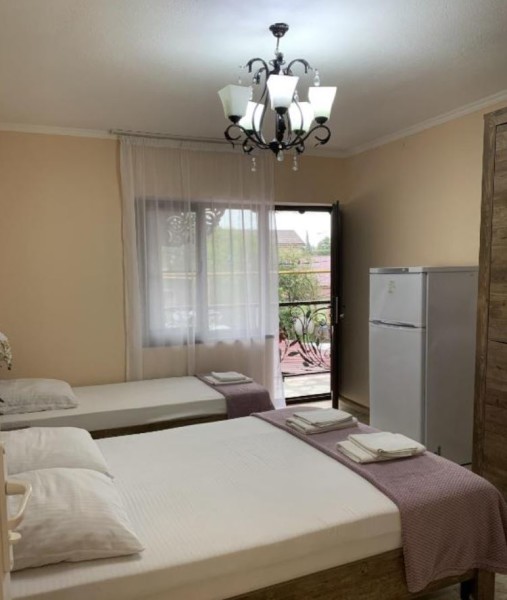 Стандартный трехместный номер. Гостевой дом "Замок на Жемчужной". Адлер