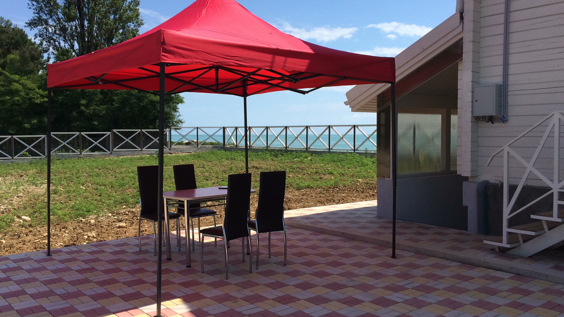 . Гостевой дом "Золотые пески". Гудаута