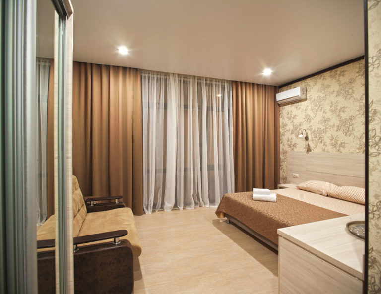 ТРЕХМЕСТНЫЙ НОМЕР. Отель "Каскад". Лазаревское