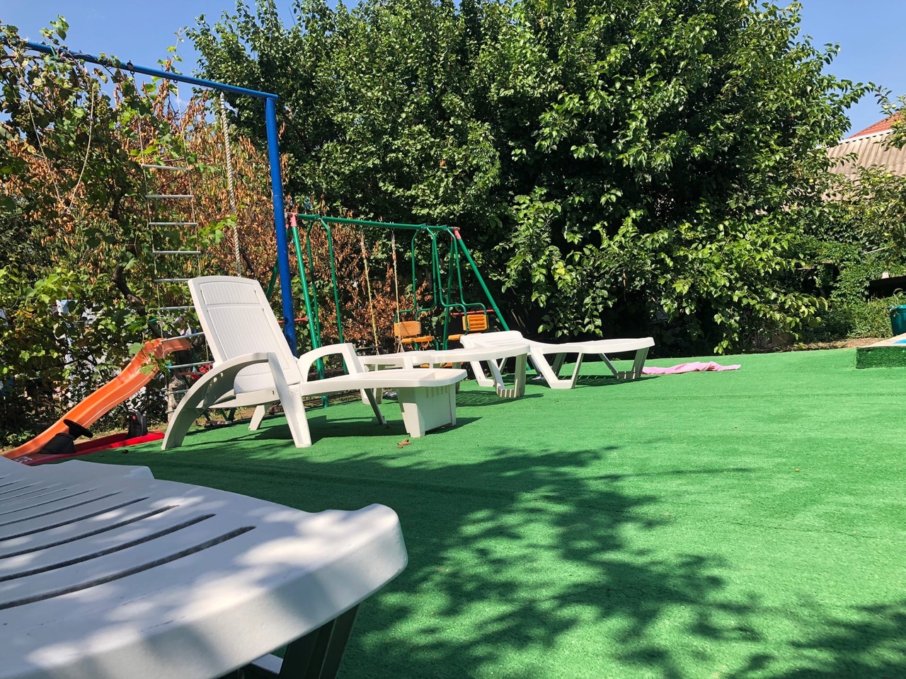 . Гостевой дом на Комарова 17. Витязево