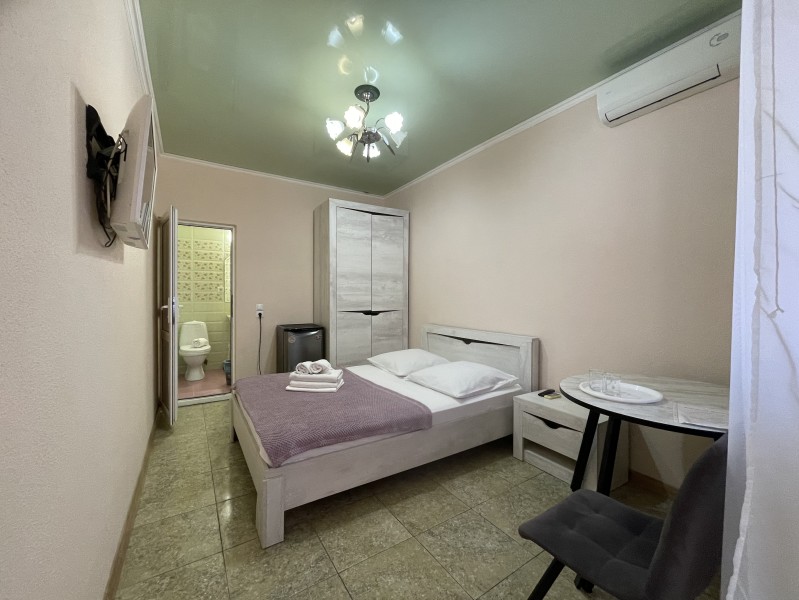 Стандартный двухместный номер. Гостевой дом "Замок на Жемчужной". Адлер