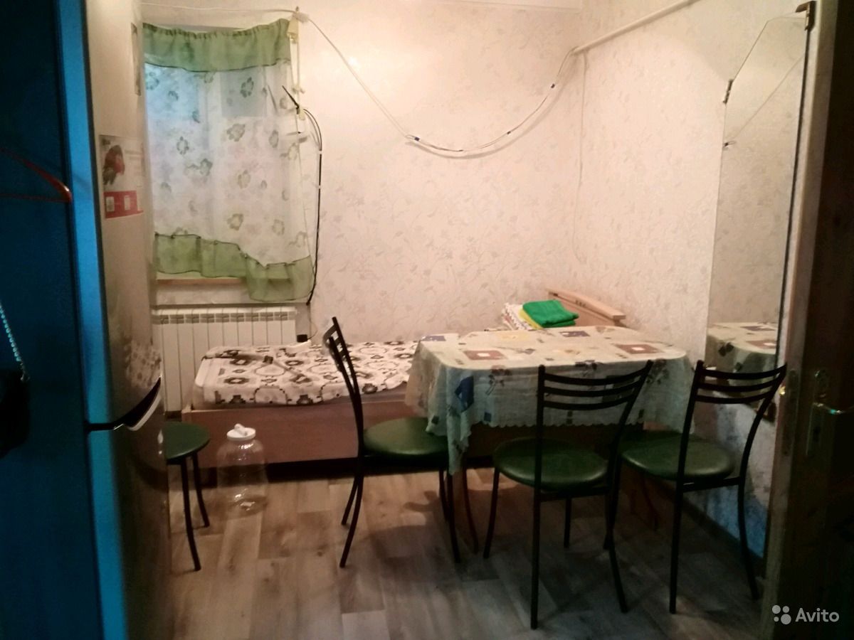 . Квартира в многоквартирном доме Комната 14 м² в 4-к, 1/1 эт.. Ейск