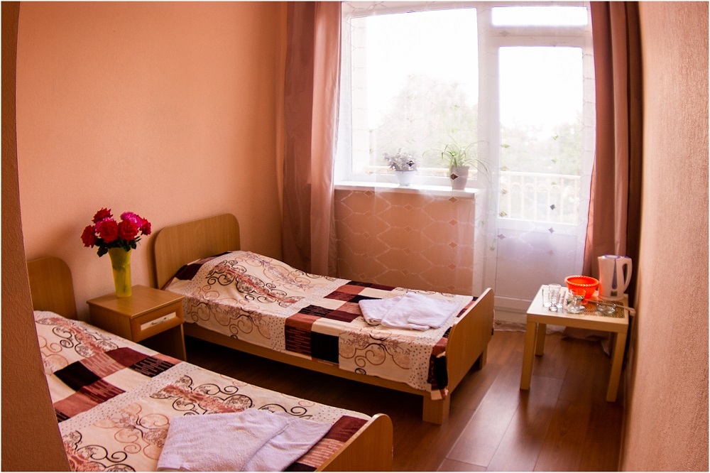 2-комнатный 4-местный номер с балконом,  2, 3 этаж. Гостиница Астерия. Ейск