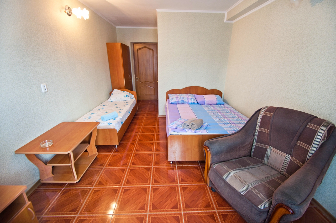 . Гостиница "Виктория" 2*. Лермонтово