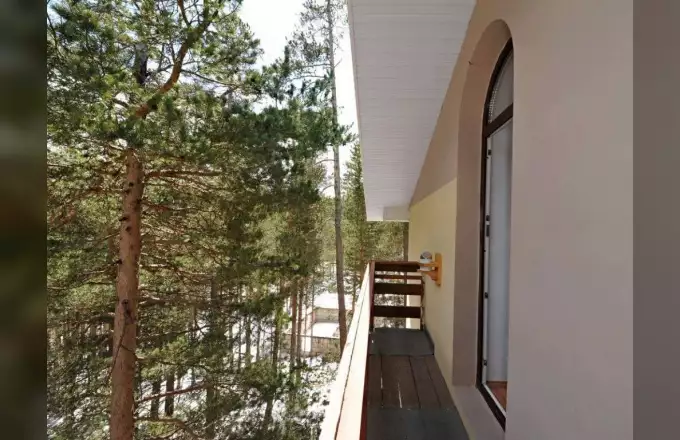 «Люкс» с камином (2-х уровневый). Отель «Поворот». Эльбрус - гостиницы