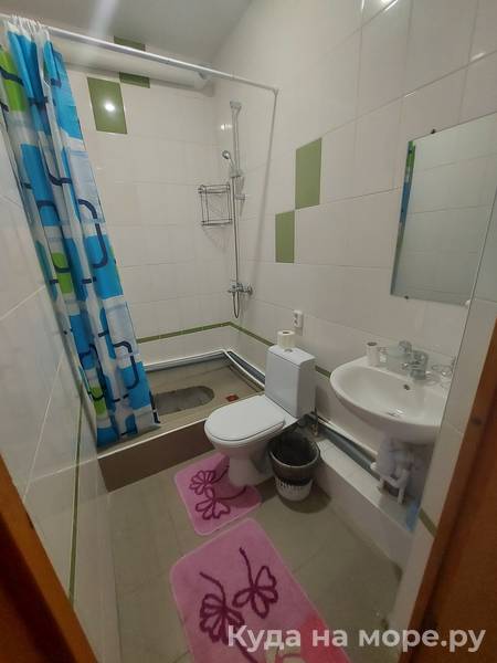 Шестиместный номер-студия. Гостевой дом "Нур". Ольгинка Шестиместный номер-студия. Гостевой дом "Нур". Ольгинка