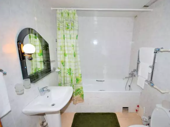 «Люкс» двухкомнатный 2-местный, с кухней. Гостиница «Домбай». Домбай-гостиницы