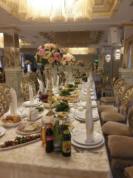 . Гостинично-ресторанный комплекс «Golden hills». Лермонтово