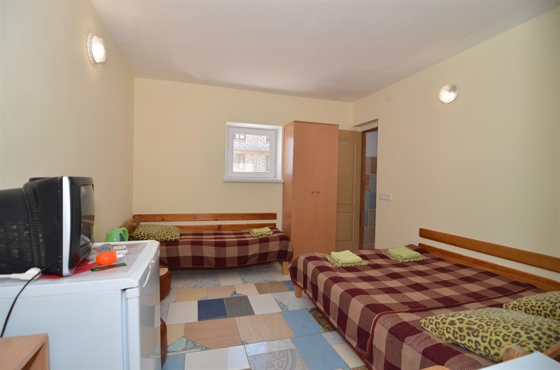 3-местный улучшенный. Гостевой дом «Белый». Саки