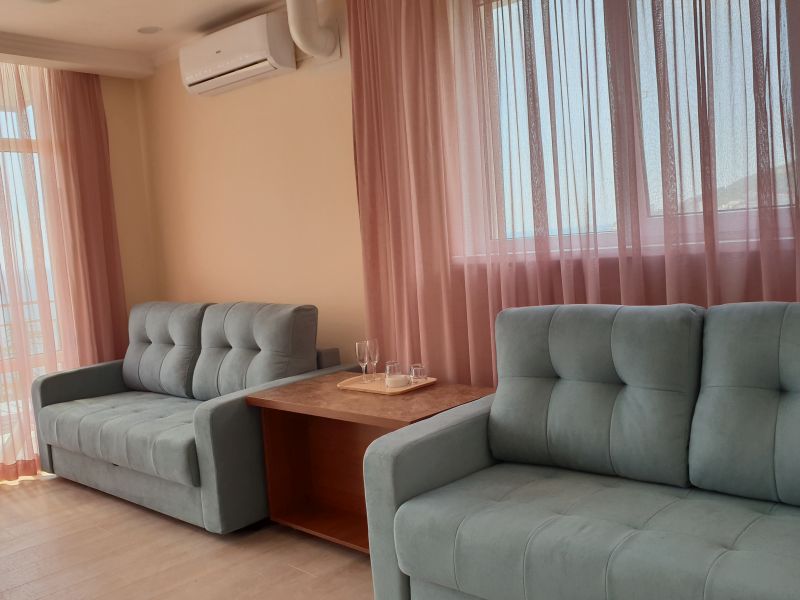 Двухкомнатный VIP № 55. Гостевой дом "Рай". Алушта