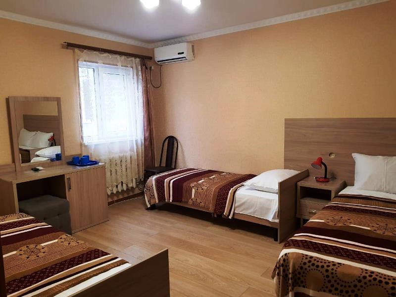 4-х местный номер Стандарт. Гостевой дом "Ника" - Адлер. Адлер