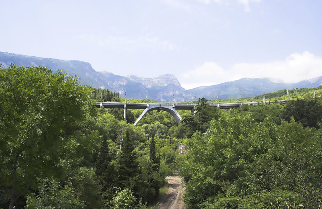 Мост над Авундой. Фото взято с сайта: https://susanin.top/
