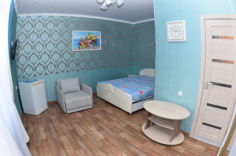 Полулюкс. Гостевой дом "Роман". Чайка