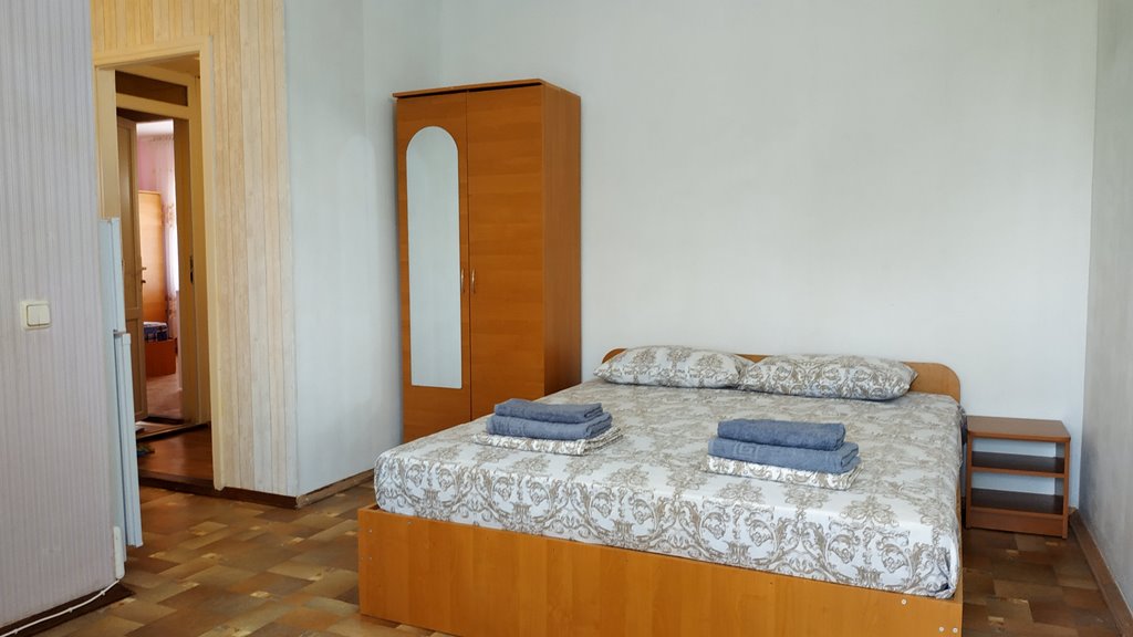 4-местный 2-комнатный номер Стандарт с балконом. Гостиница Лагуна. Крым - частный сектор