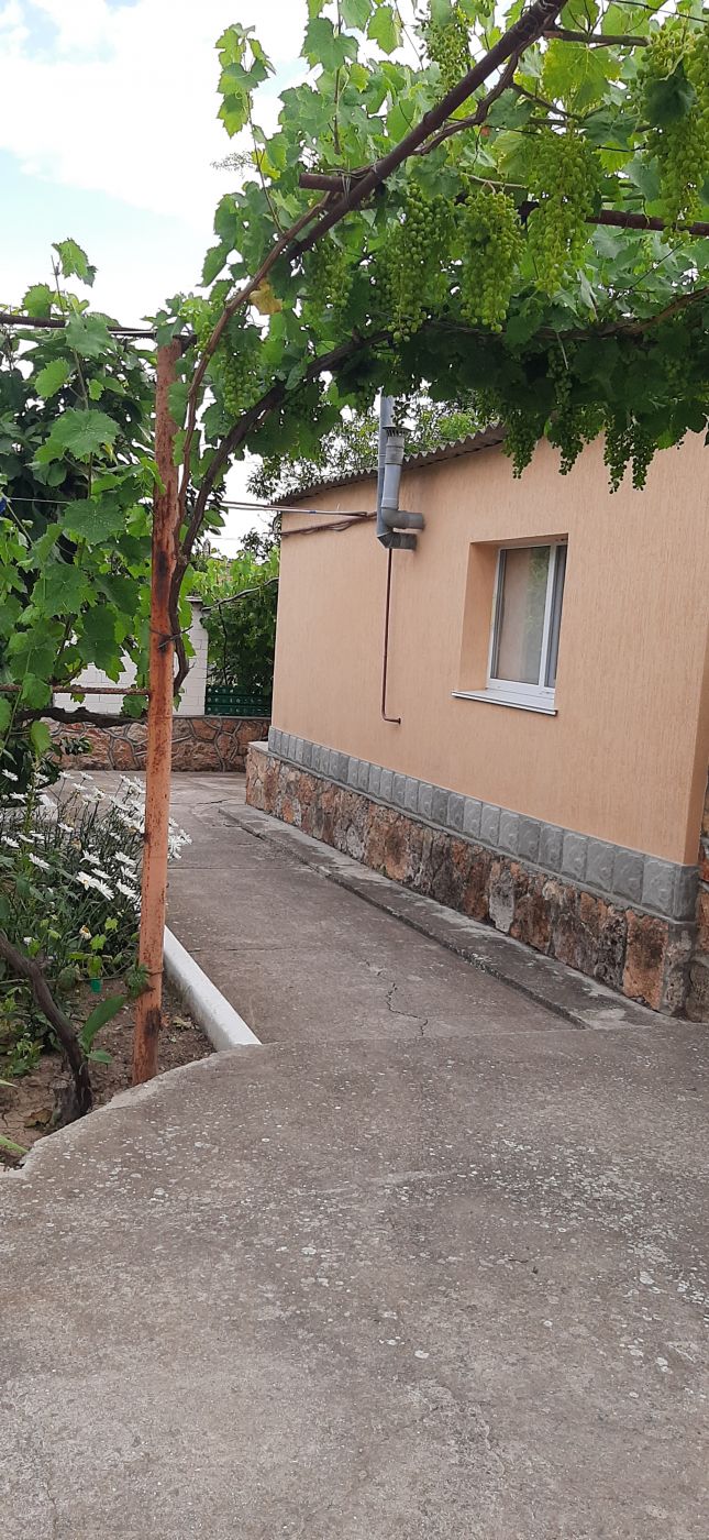 . Дом под ключ Домик со всеми удобствами Черноморское , с.Новосельское , ул.Новая , д.4. Крым - частный сектор