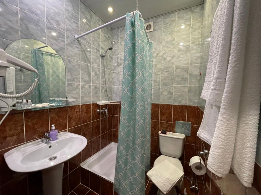 «Полулюкс» 1-но комнатный без балкона. Отель "Ибра". Лазаревское