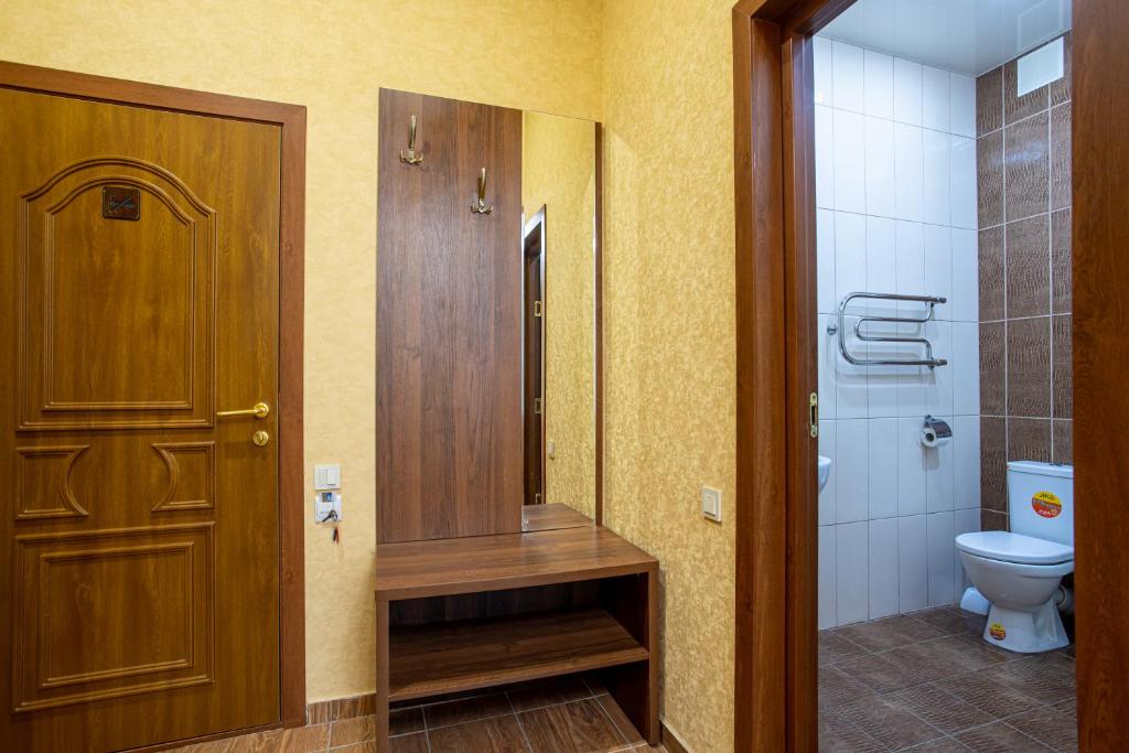 Стандартный трехместный номер. Отель Атмосфера. Кабардинка