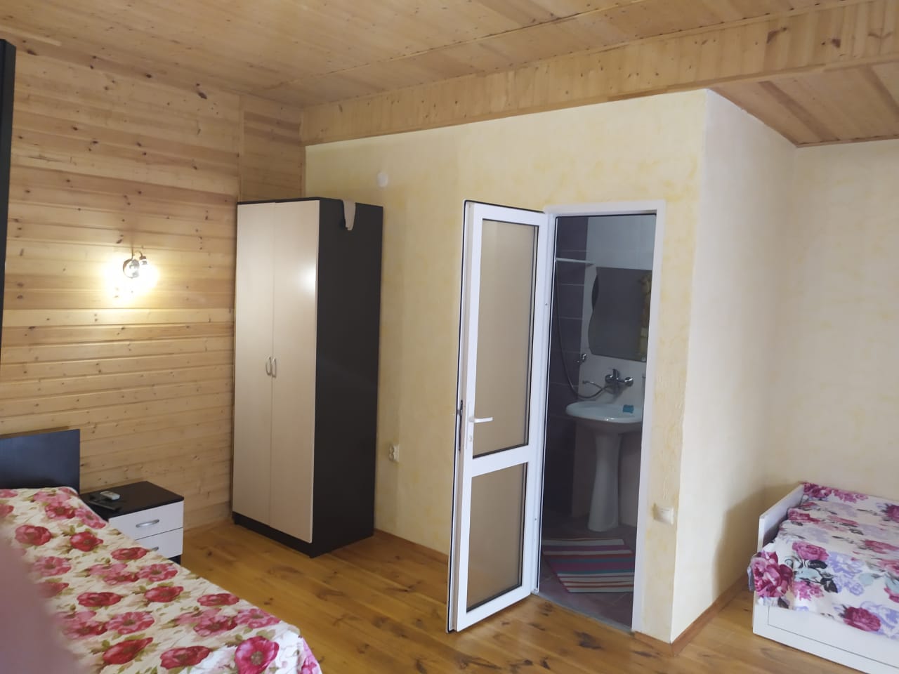 . Гостевой дом на Комарова 17. Витязево