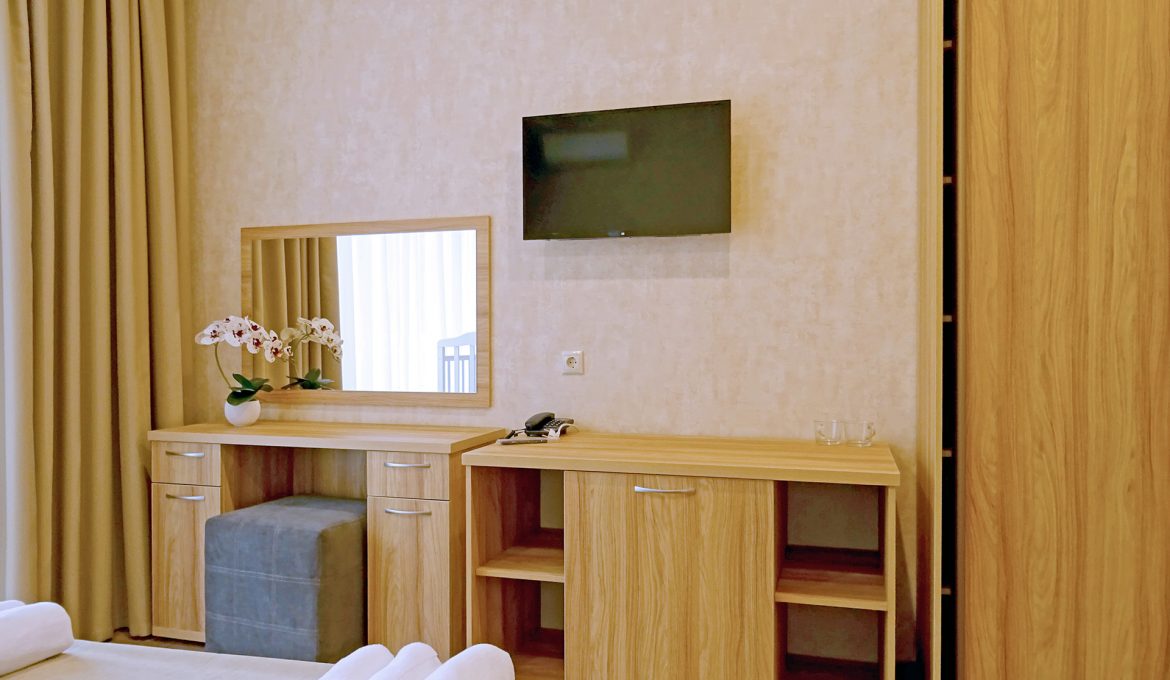 Улучшенный стандарт с балконом. Гостевой дом «Отрада». Кабардинка