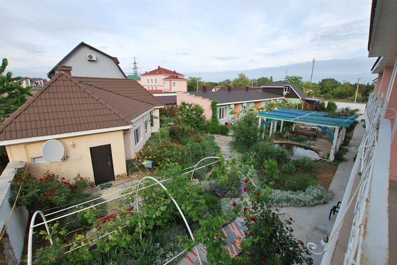 . Частная усадьба "Дом Роз". Заозерное . Частная усадьба "Дом Роз". Заозерное