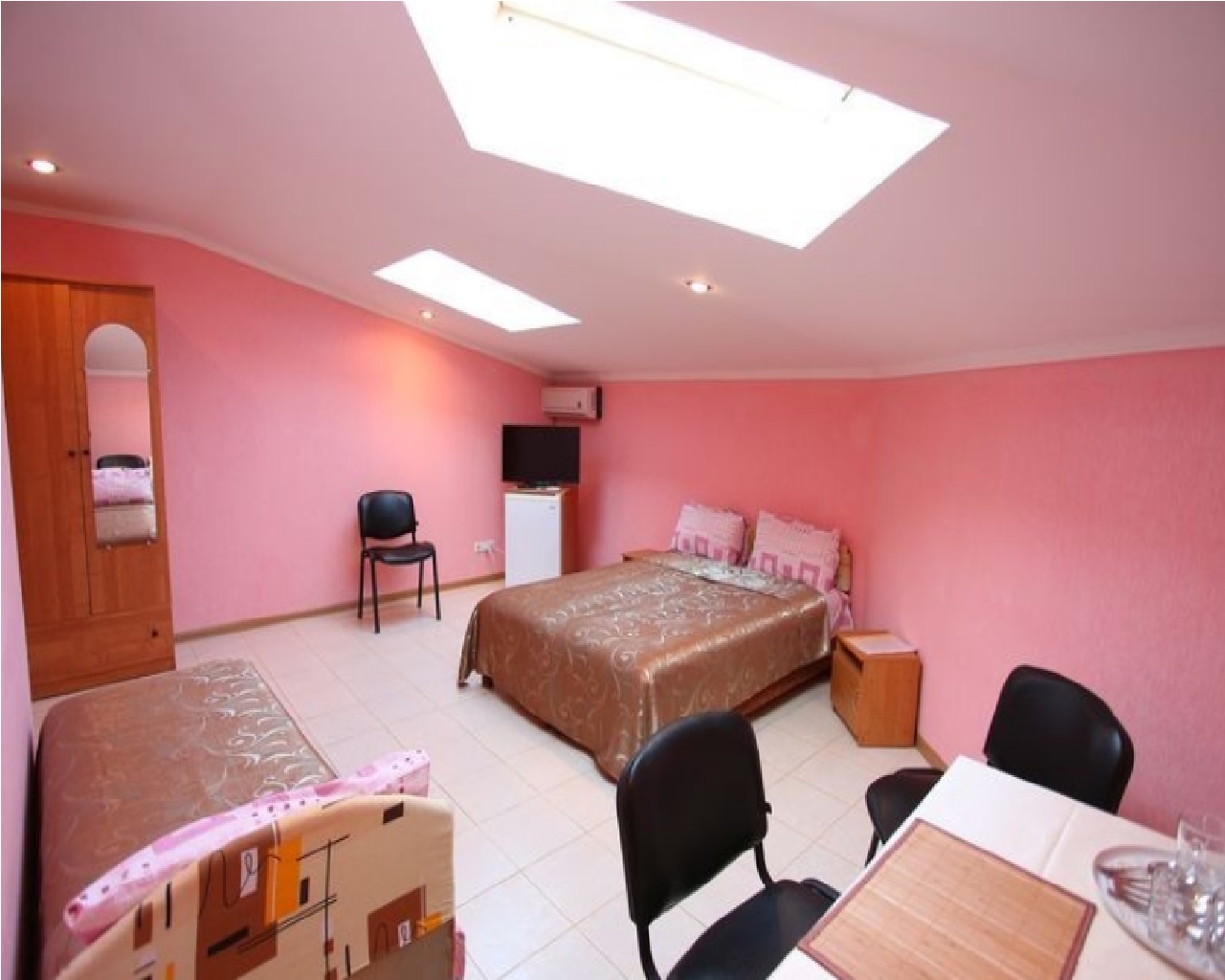 . Гостевой дом "Светлана" - Заозерное. Заозерное