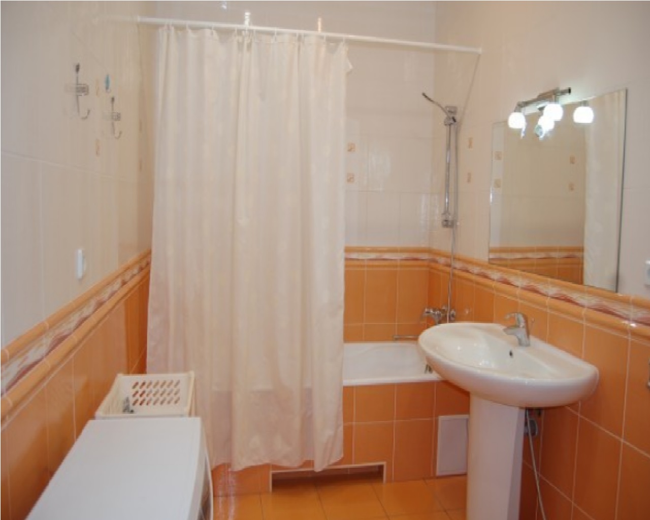 . Квартира в многоквартирном доме на ул. Демышева 125а . Евпатория