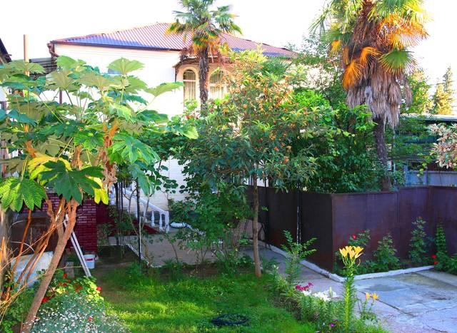 . Апартаменты Люкс Ардзинба 33 . Сухум