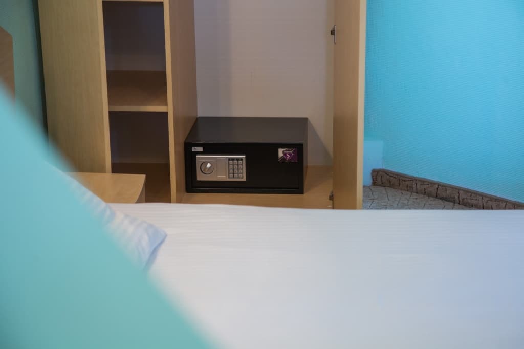 ПОЛУЛЮКС №3. Гостиница Аквилон. Алупка