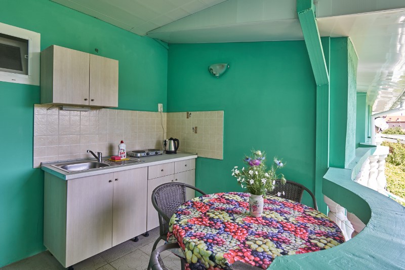 . Гостевой дом "Малиновая 10". Севастополь