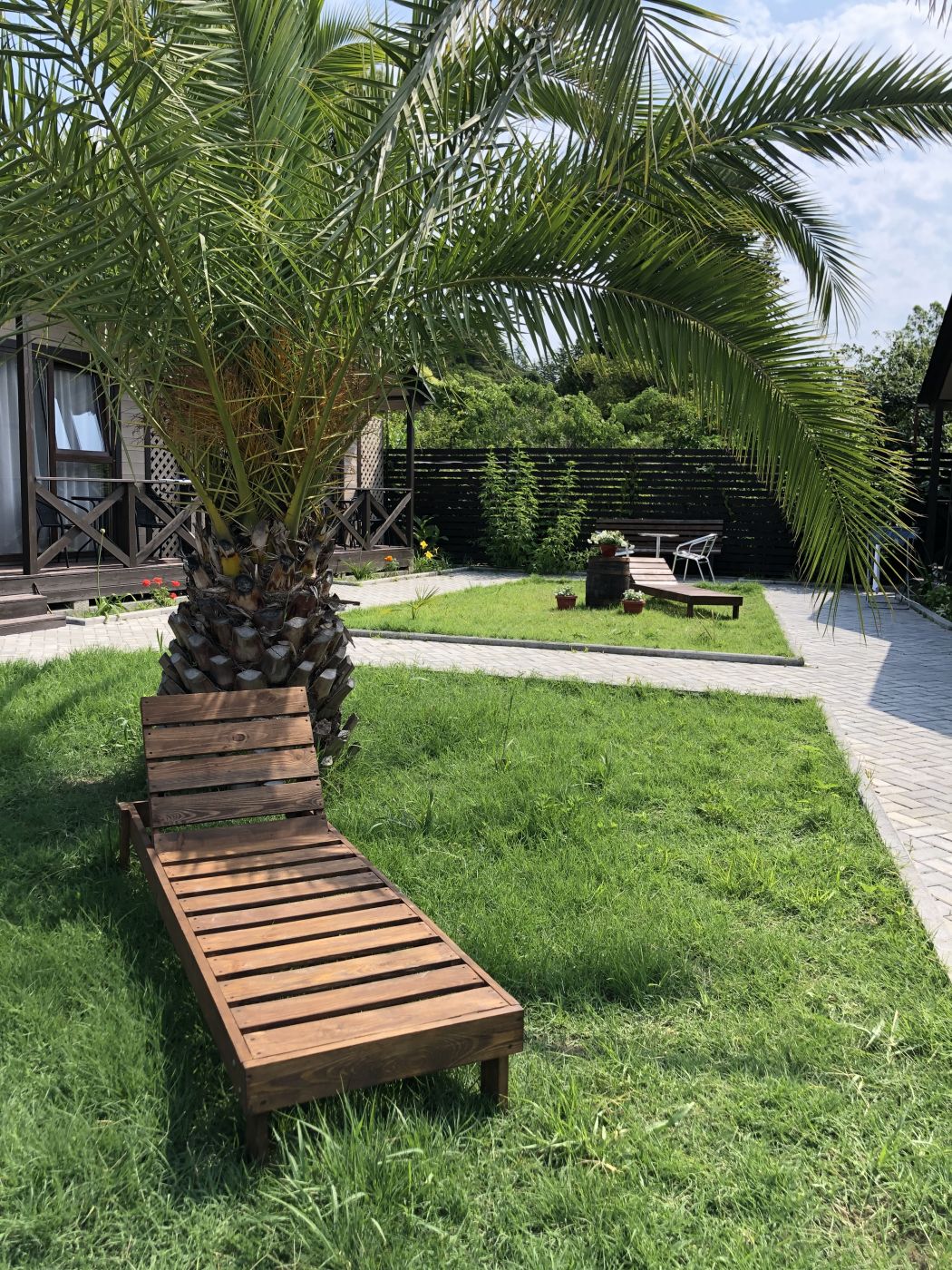 . Гостевой комплекс Шезлонг . Гудаута