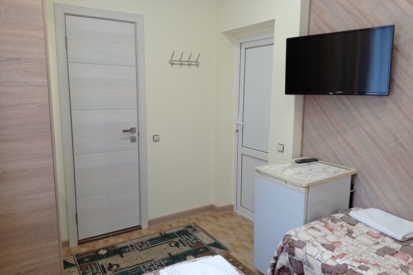 . Гостевой дом "Уютный дворик" на Толстого 42А. Геленджик