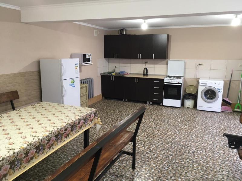 . Гостевой дом "Киараз" . Гудаута