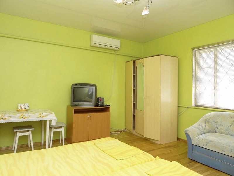 Четырехместная комната эконом 2й этаж. Частный сектор Жилье у моря. Анапа