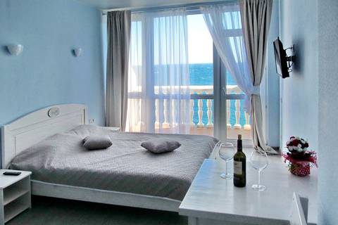 Апартаменты (Двухместный с балконом, вид на море). Эллинг «Берег». Алупка