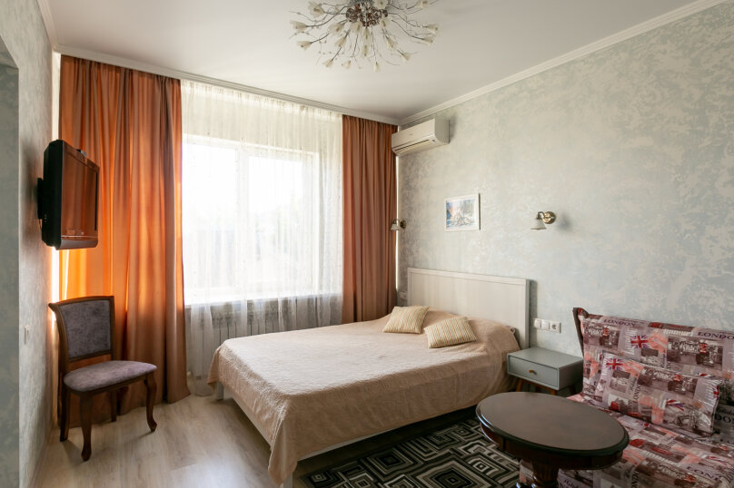 . Гостевой дом "Уютный дворик" на Толстого 42А. Геленджик