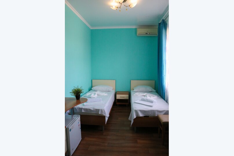 Двухместный эконом с кондиционером. Гостевой дом Арго. Голубая бухта