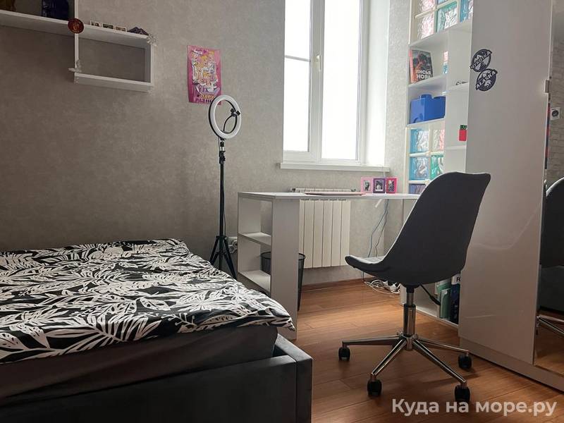  4х комнатная квартира. Квартира в многоквартирном доме Четырехкомнатная квартира в центре Геленджика. Геленджик