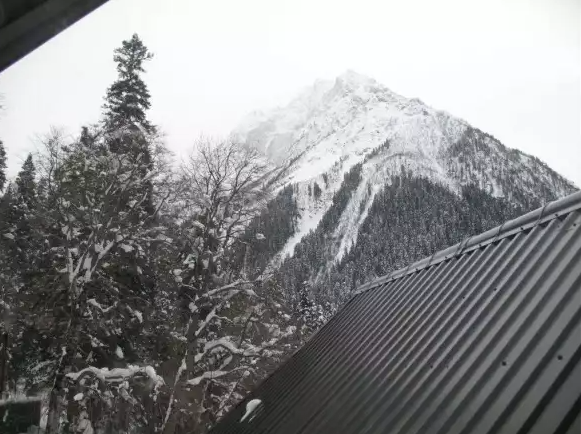 «NASTUP» Де-люкс. Гостиничный комплекс «NASTUP». Домбай-гостиницы