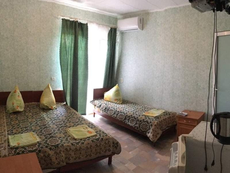 «Люкс» 2-4х местный. Гостевой дом Парус. Коктебель