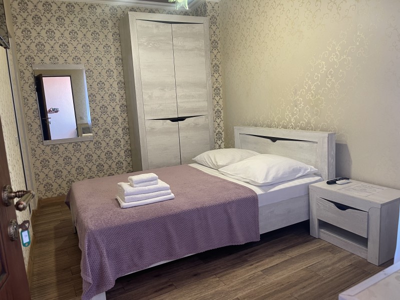 Стандартный двухместный номер. Гостевой дом "Замок на Жемчужной". Адлер