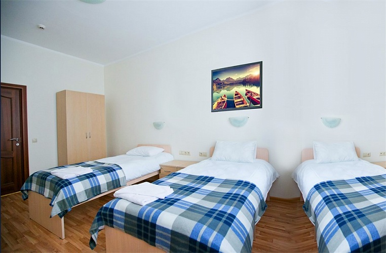 Трехместный эконом. Отель «Приют Панды». Красная Поляна