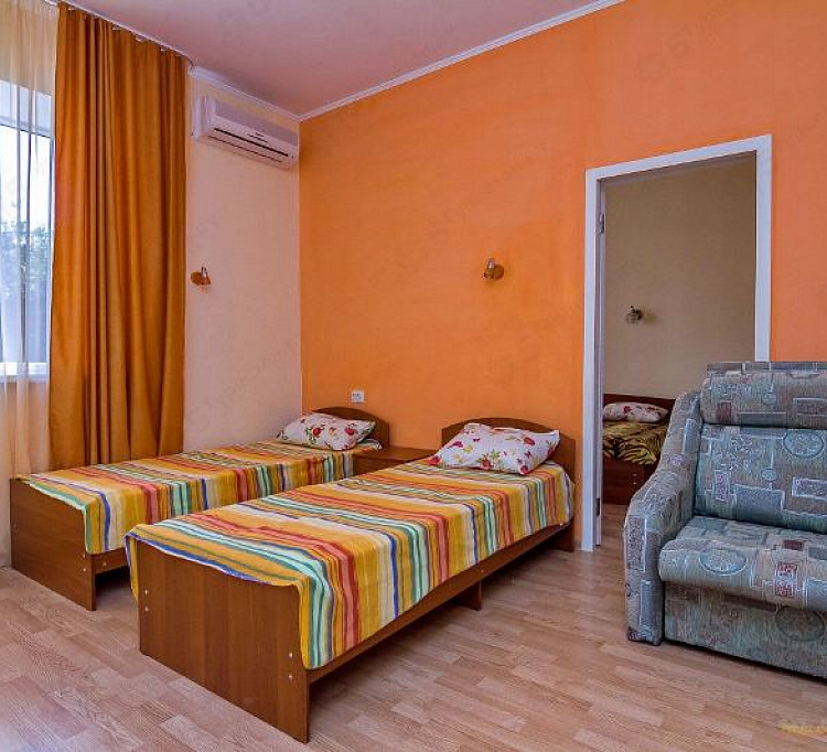 4-х местный Комфорт. Гостевой дом "Коллективная 16/а". Ейск