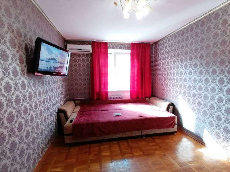 . Квартира в многоквартирном доме 3 комнатная Центральная 3. Небуг