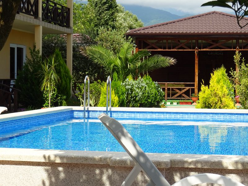 . Гостевой дом "У дед Самвела". Пицунда