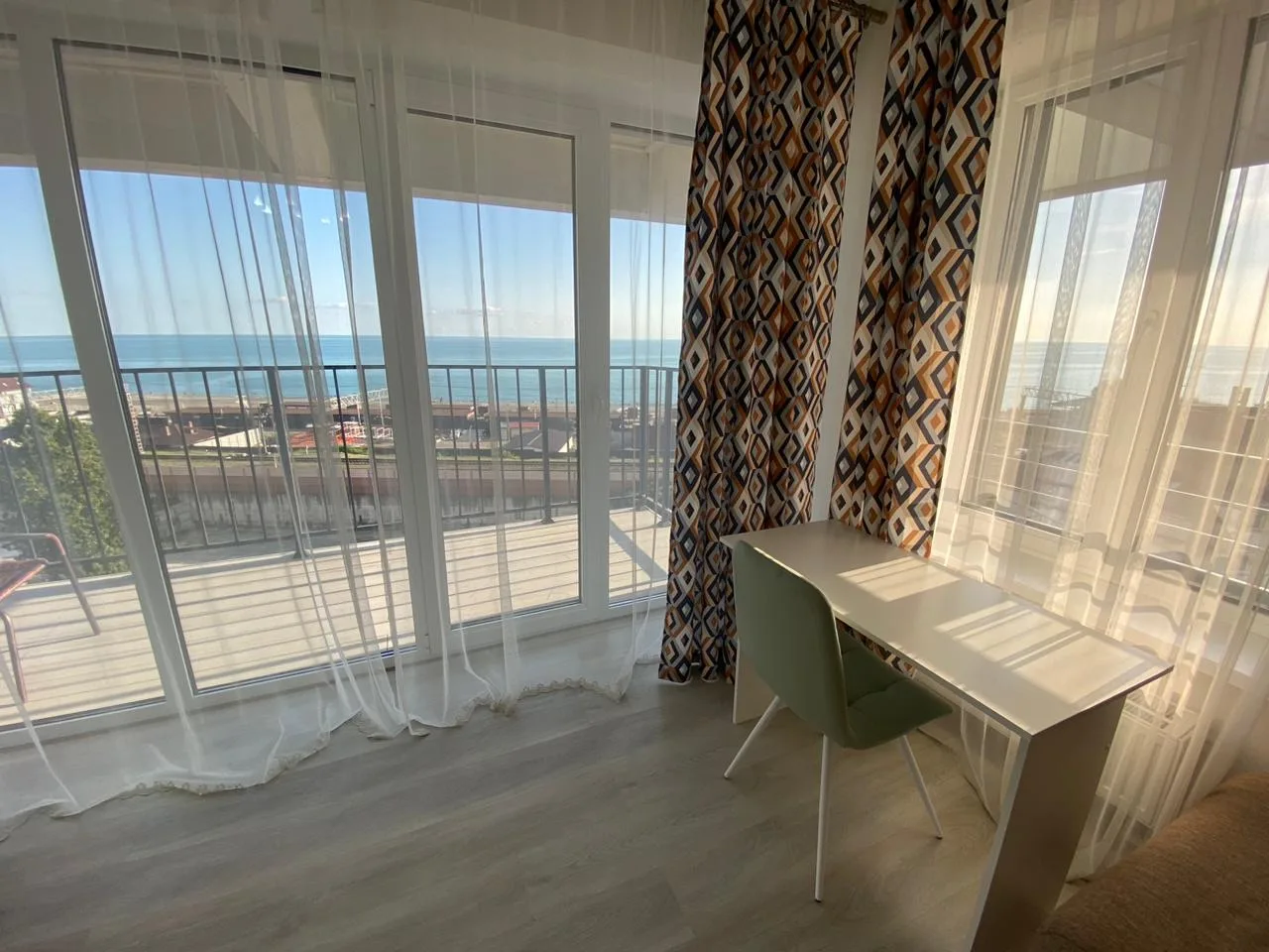 . Квартира в многоквартирном доме Квартира у моря видовая с балконами. Дагомыс