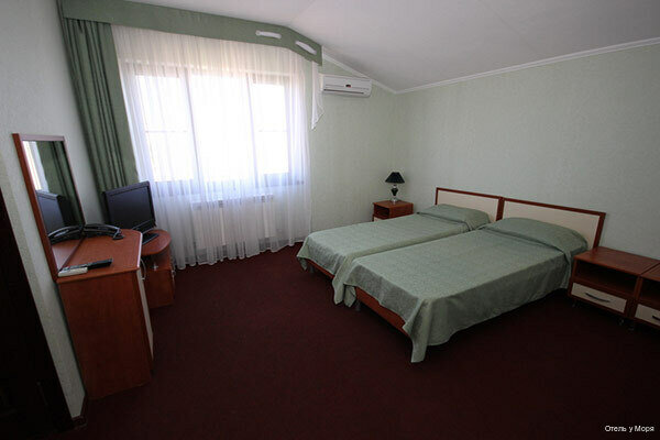Двухместный номер . Отель у Моря Железнодорожная 35. Ейск