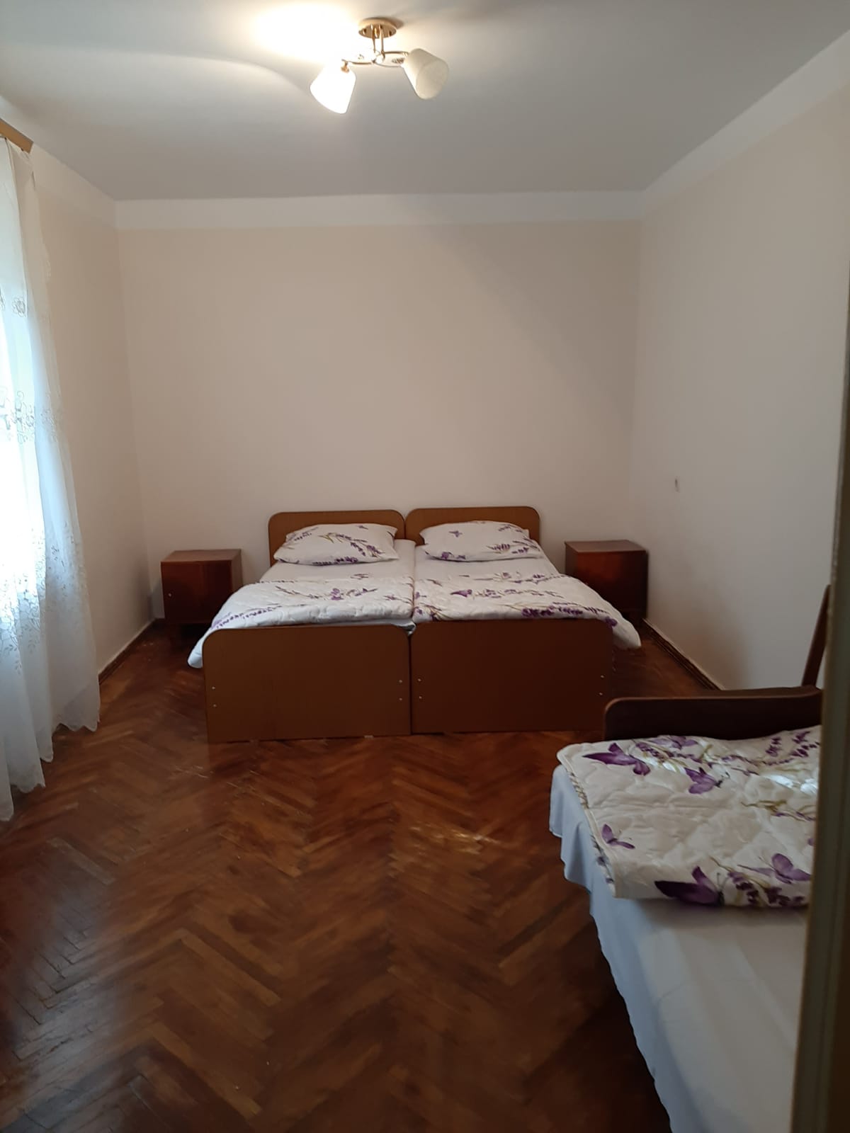 . Квартира в многоквартирном доме 3-х комнатная квартира со всеми удобствами в Новом Афоне . Новый Афон