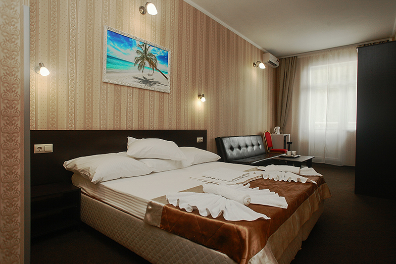 Трехкомнатный номер. Гостинично-оздоровительный комплекс «A-More Resort»   . Джубга