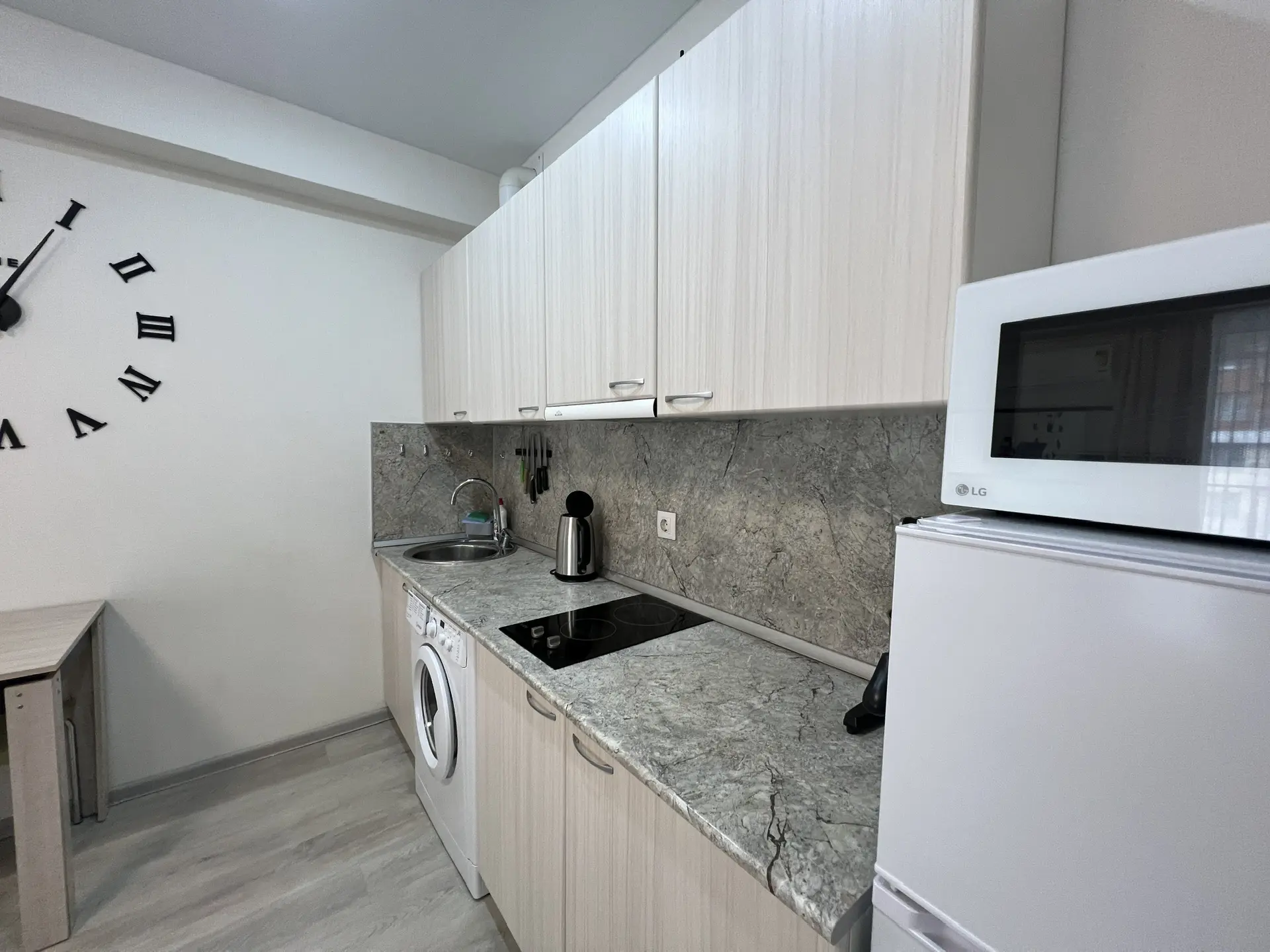 . Квартира в многоквартирном доме Уютная студия у моря с панорамными окнами. Дагомыс